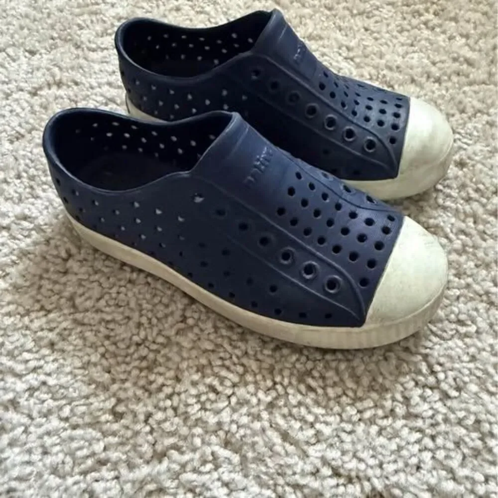 Native Jefferson Navy Blue Kids Shoes Size C11